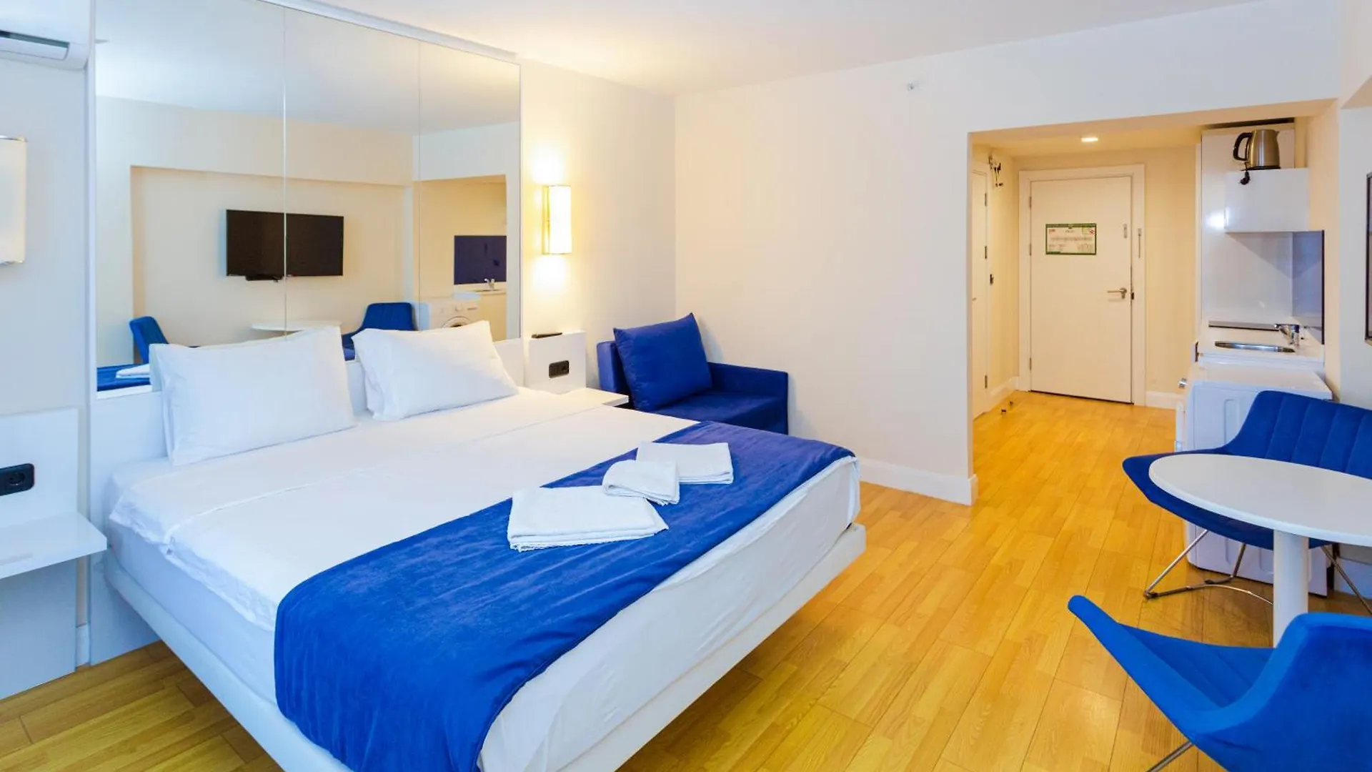 Seasonal - Beautiful Apartments Near The Sea - Orbi City N2 Batumi 0*,  Georgia