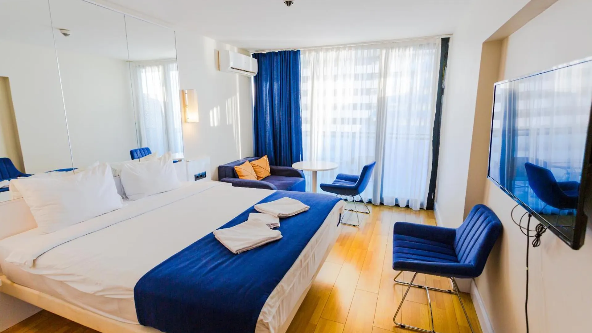 Seasonal - Beautiful Apartments Near The Sea - Orbi City N2 Batumi 0*,  Georgia
